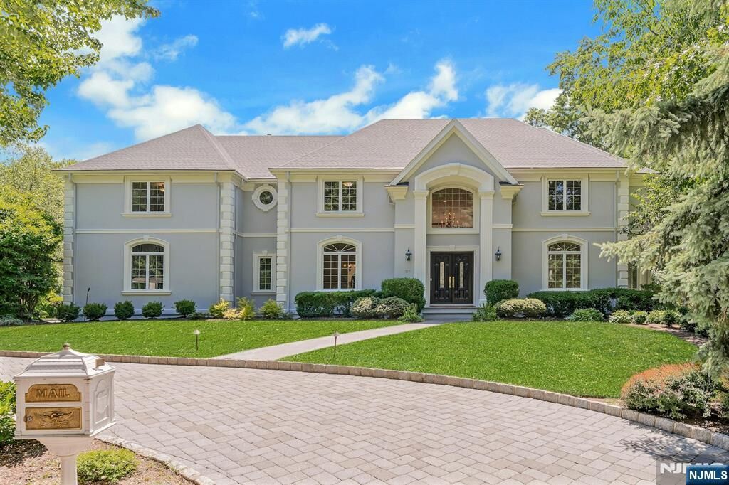 Property Photo: 210 Woodmere Court NJ 07417