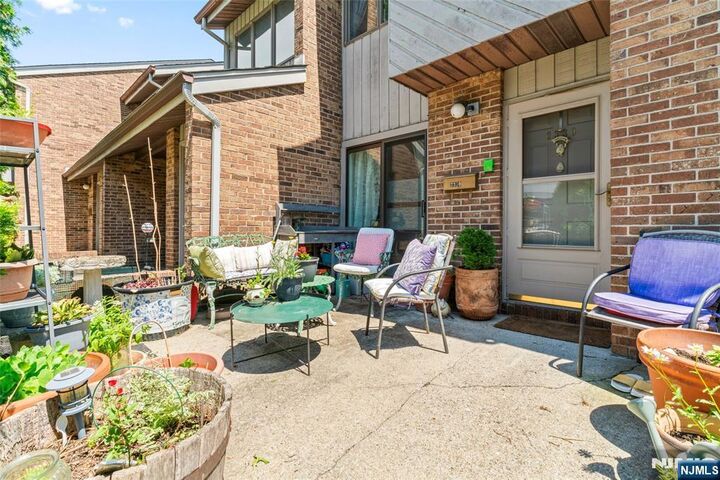 Property Photo:  2330 5th Street 8  NJ 07024 