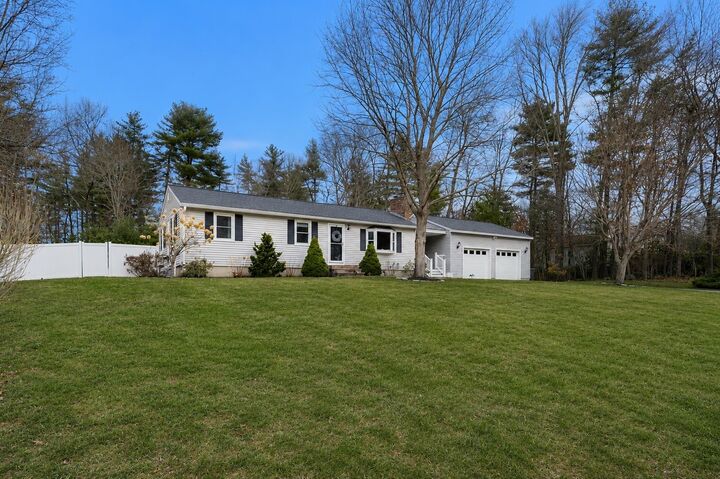 Property Photo:  5 Falcon Drive  NH 03076 