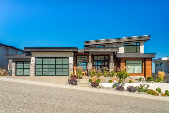 Property Photo:  1016 Clarance Avenue  BC V1W 5M6 