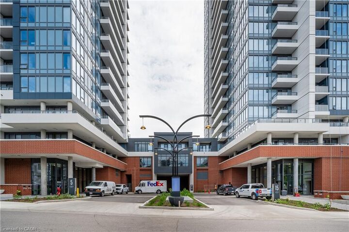 Property Photo:  15 Wellington Street S 2304  ON N2G 0E3 