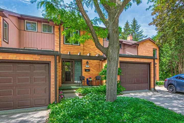 Property Photo:  206 Candlewood Crescent 13  ON N2L 5Y9 