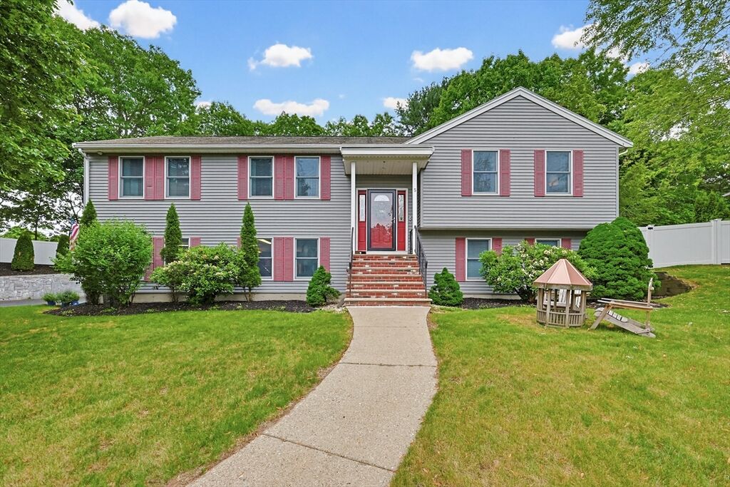 Property Photo:  5 Otter Pond Road  MA 01940 