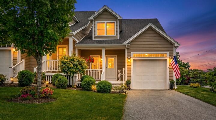 Property Photo:  11 Reynolds Farm Way 11  MA 02090 