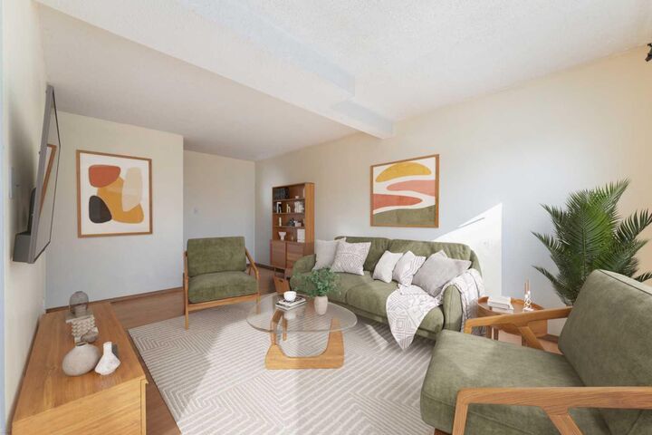 Property Photo:  17 3 Avenue SE 6  SK S0M 1R0 