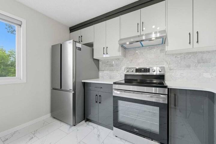 Property Photo:  36 Falconer Terrace NE  AB T3J 1W4 