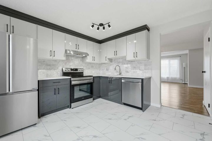 Property Photo:  36 Falconer Terrace NE  AB T3J 1W4 