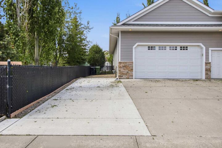 Property Photo:  58 Aspen Circle  AB T1P 1X8 