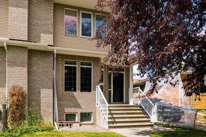 Property Photo: 256 43 Avenue NW AB T2K 0H6
