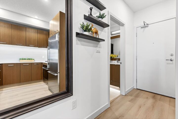 Property Photo:  323 20 Avenue SW 117  AB T2S 2G5 