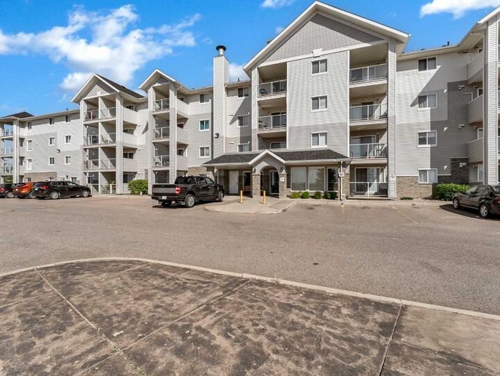 Property Photo:  1648 Saamis Drive NW 215  AB T1C 4X1 