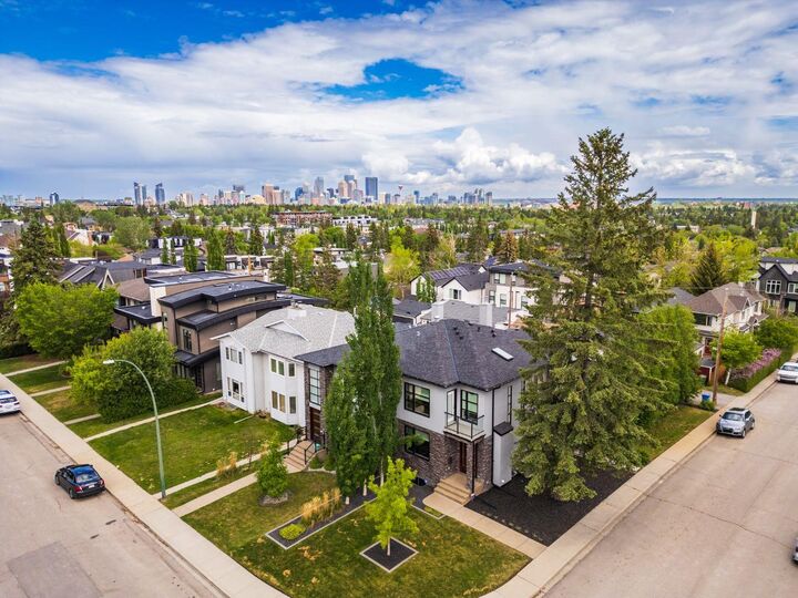 Property Photo:  3924 18 Street SW  AB T2T 4V4 