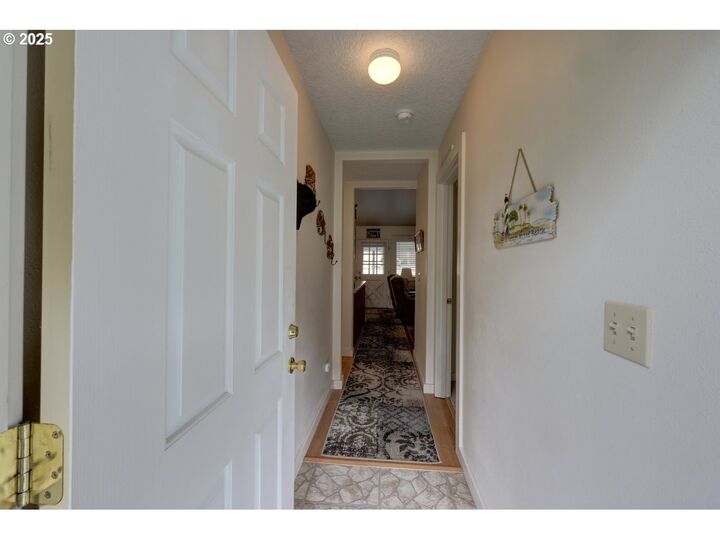 Property Photo:  264 Elliott Way  OR 97110 
