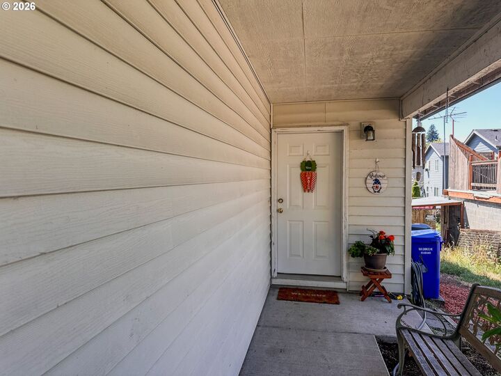 Property Photo: 18309 Portland Ave OR 97027