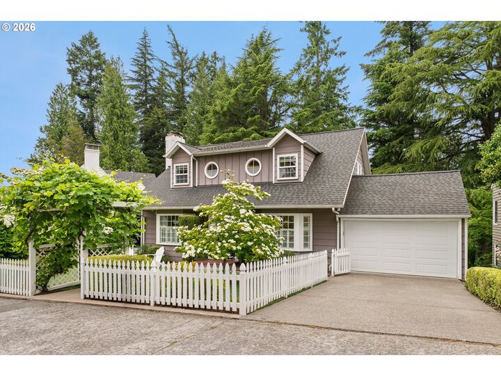 Property Photo: 6408 SW Burlingame Pl OR 97239