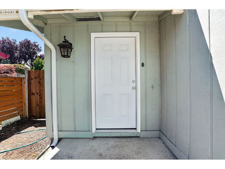 Property Photo: 614 SE 130th Ct WA 98683