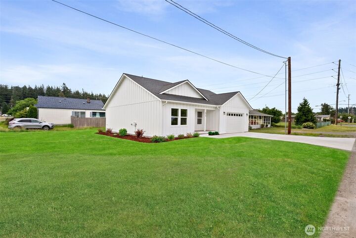 Property Photo: 475 Garfield Ave E WA 98589