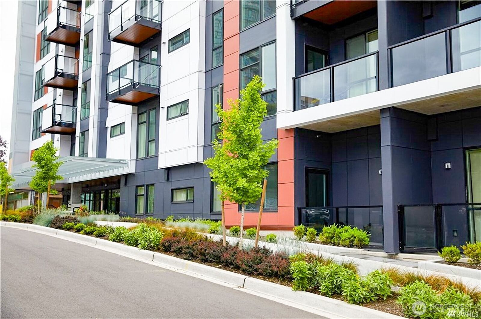 Property Photo: 1085 103rd Avenue NE 406 WA 98004