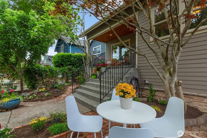Property Photo: 525 27th Avenue WA 98122