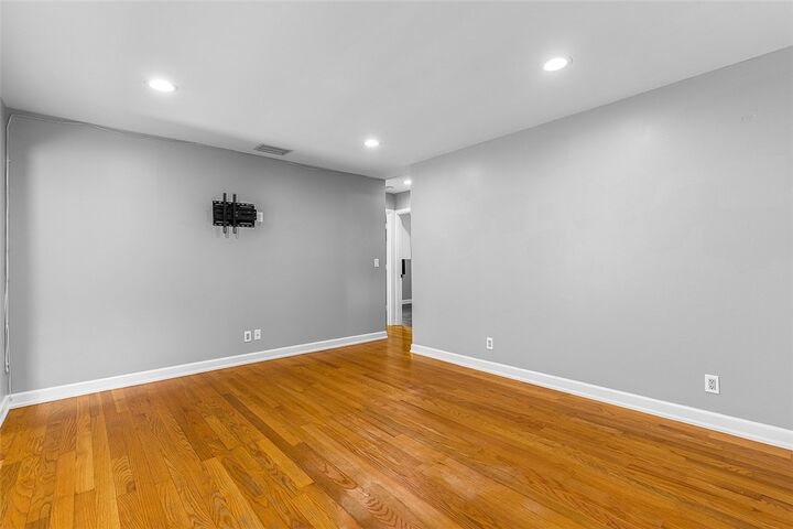 Property Photo: 926 37th Avenue FL 32960