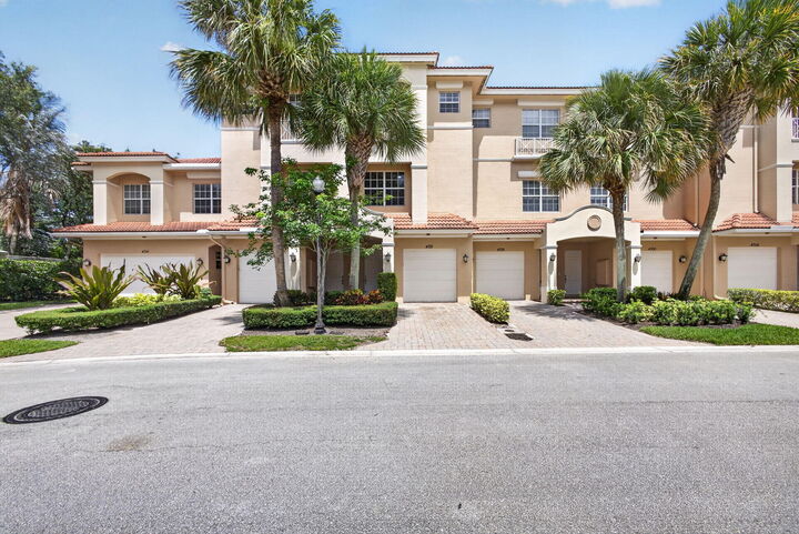 Property Photo:  4710 Artesa Way E  FL 33418 