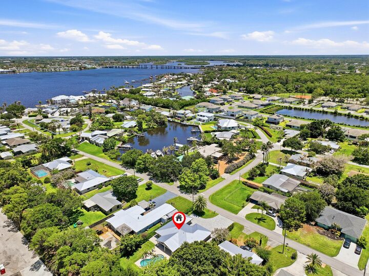 Property Photo: 1409 SW Ibis Street FL 34990