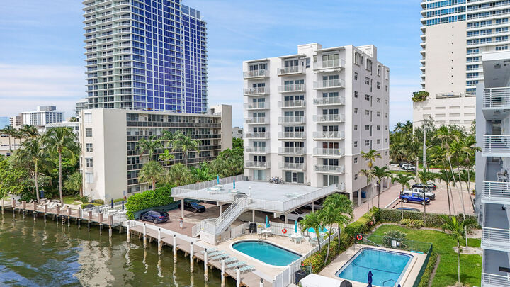 Property Photo:  95 N Birch Road 606  FL 33304 