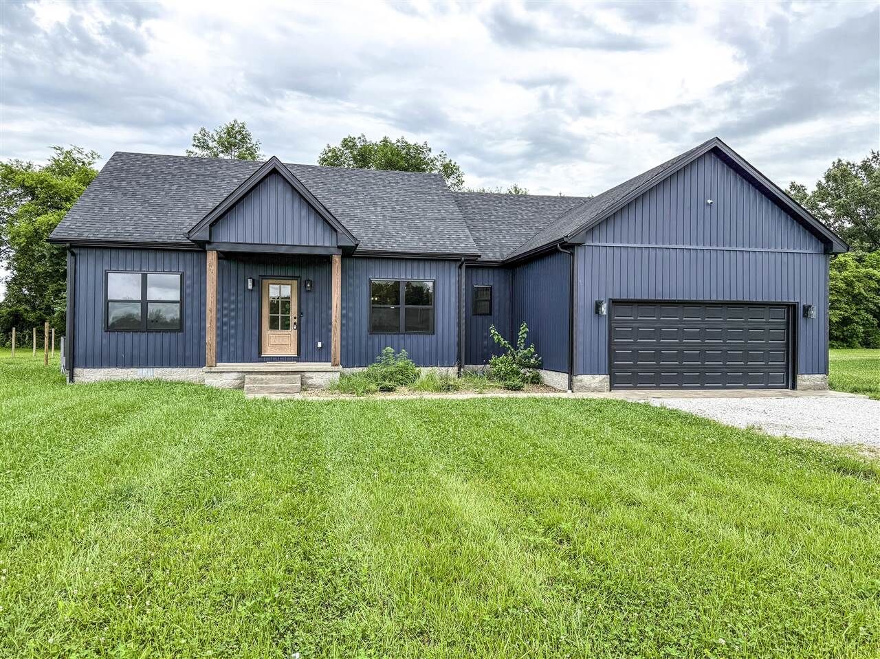 Property Photo: 12482 Lewisburg Road KY 42256