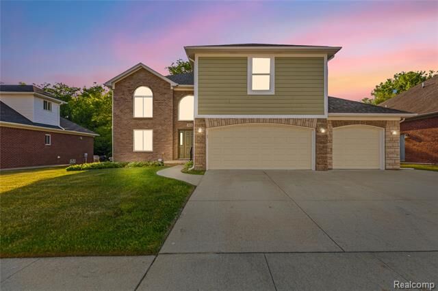 Property Photo:  38124 Cobble Creek Court  MI 48312 