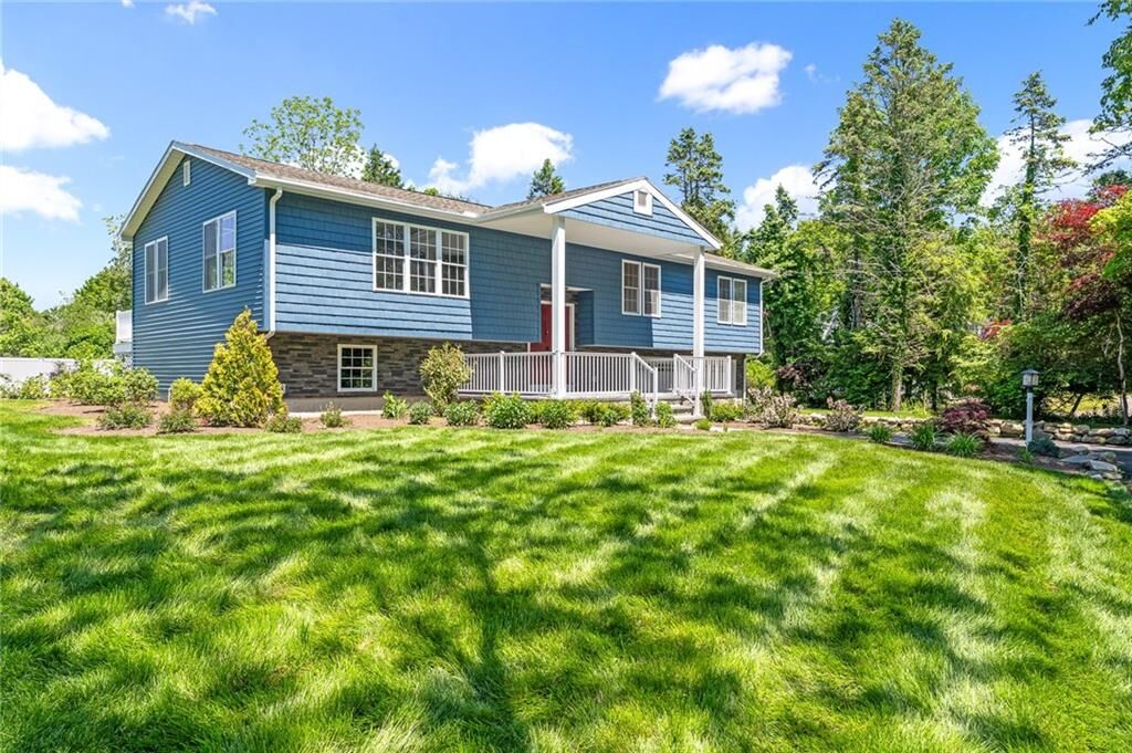 Property Photo:  4 Shore Road  RI 02891 