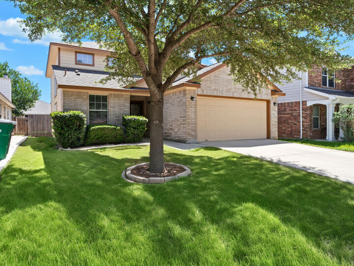 Property Photo:  10318 Pinehurst Run  TX 78239 