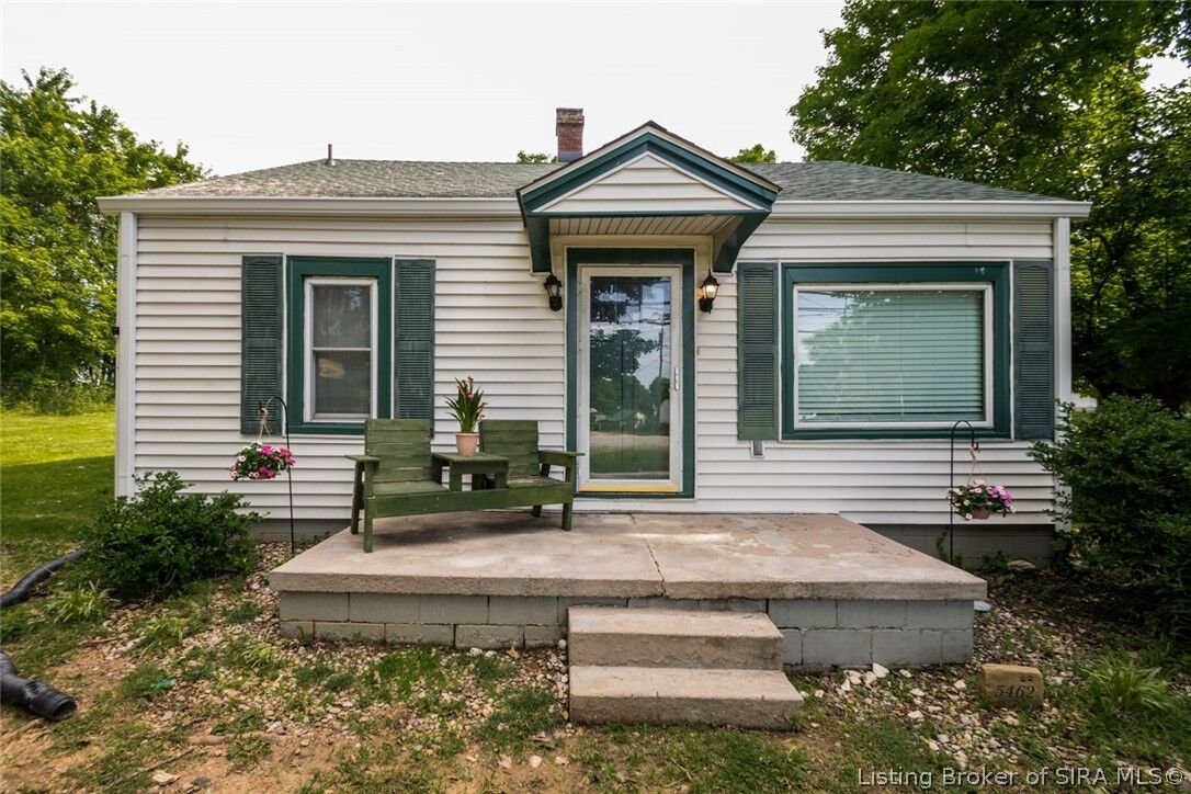 Property Photo: 5462 Quarry Road IN 47150