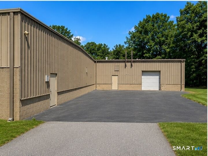 Property Photo:  15 Container Drive  CT 06786 