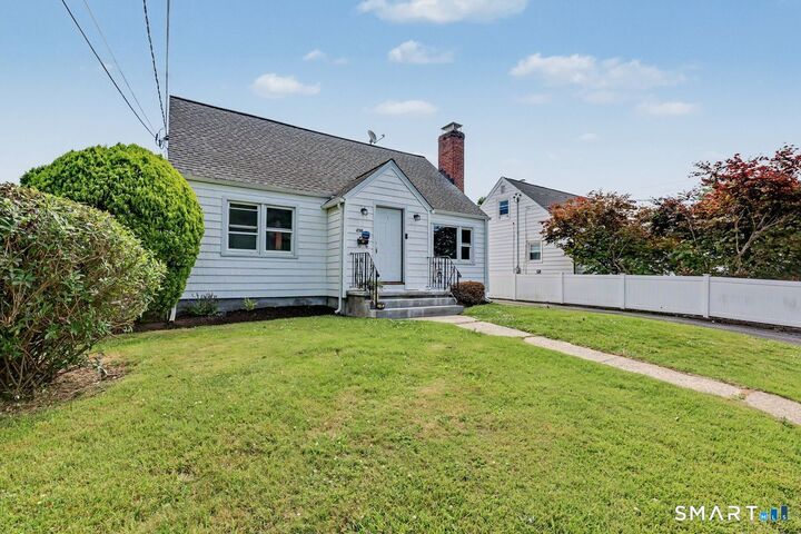 Property Photo: 210 Stratfield Place CT 06606