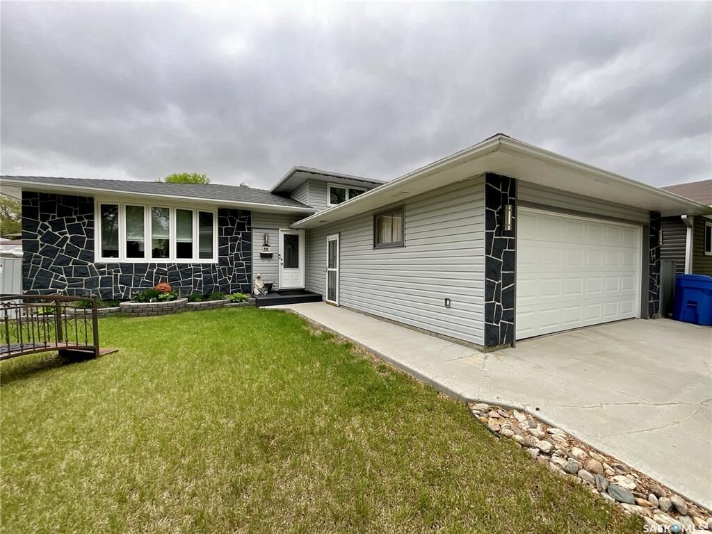 Property Photo: 255 Litzenberger Crescent SK S4R 7A2
