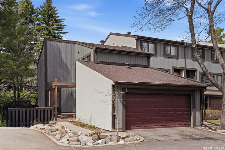 Property Photo: 455 Pinehouse Drive 20 SK S7K 5X1