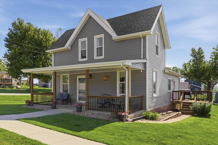 Property Photo: 412 Broadway Street IA 51553