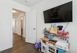 Property Photo: 39 Turnberry Lane ON L9J 0M8