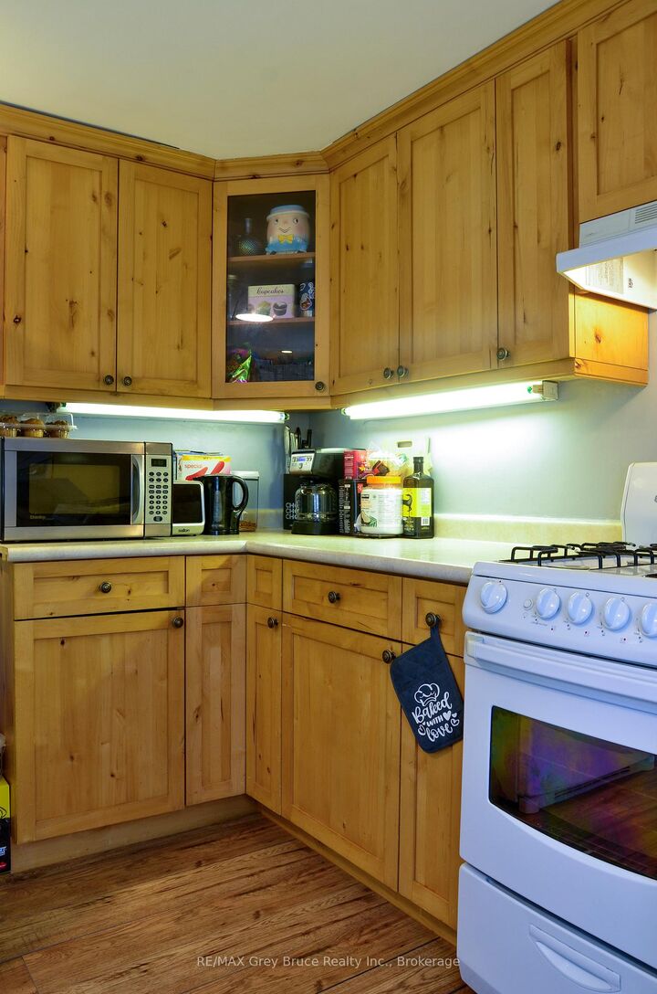 Property Photo: 499 16th Street W ON N4K 4A5