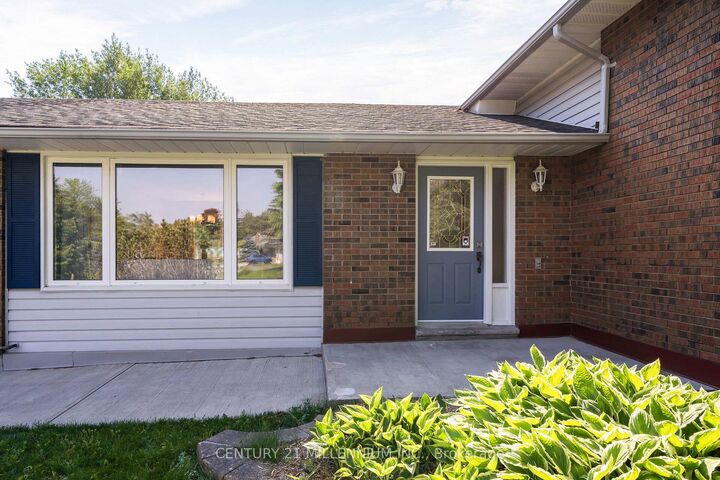 Property Photo: 41 Douglas Crescent ON N0B 1Z0