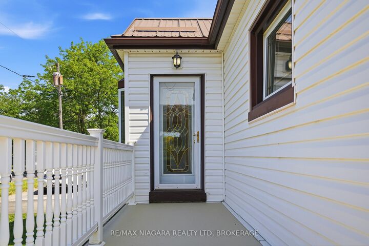 270 McAlpine Avenue S — photo 1