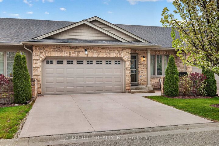 Property Photo: 2100 Denview Avenue 21 ON N6G 0J5