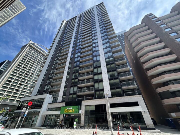 340 Queen Street 810 — photo 1