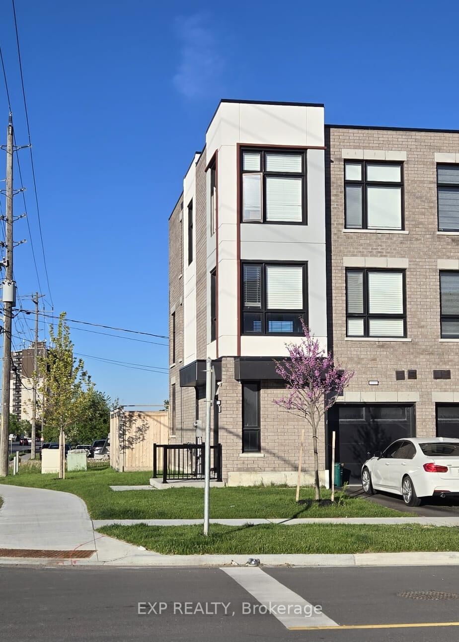Property Photo:  1 Pegler Street  ON L1S 7M3 