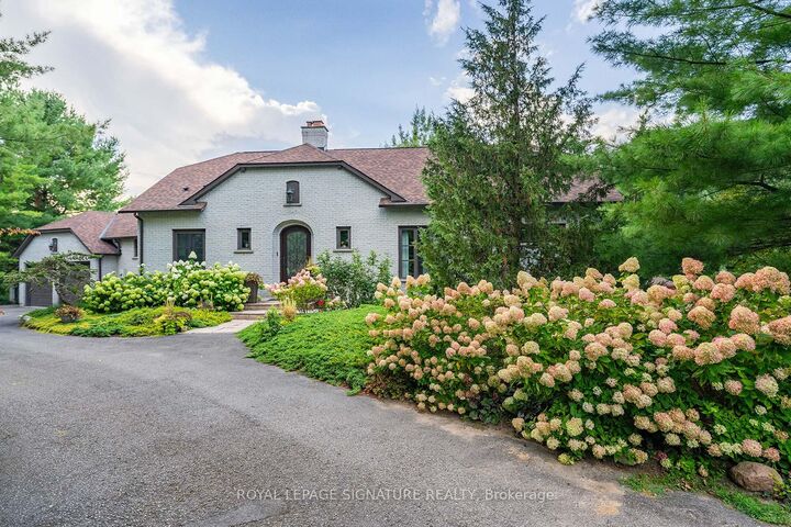 Property Photo: 30 Kingswood Drive ON L7B 1K8
