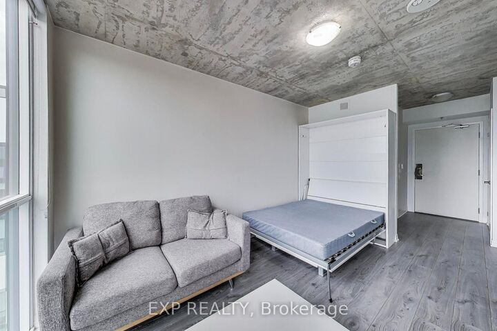 Property Photo: 1900 Simcoe Street N 739 ON L1G 0C1