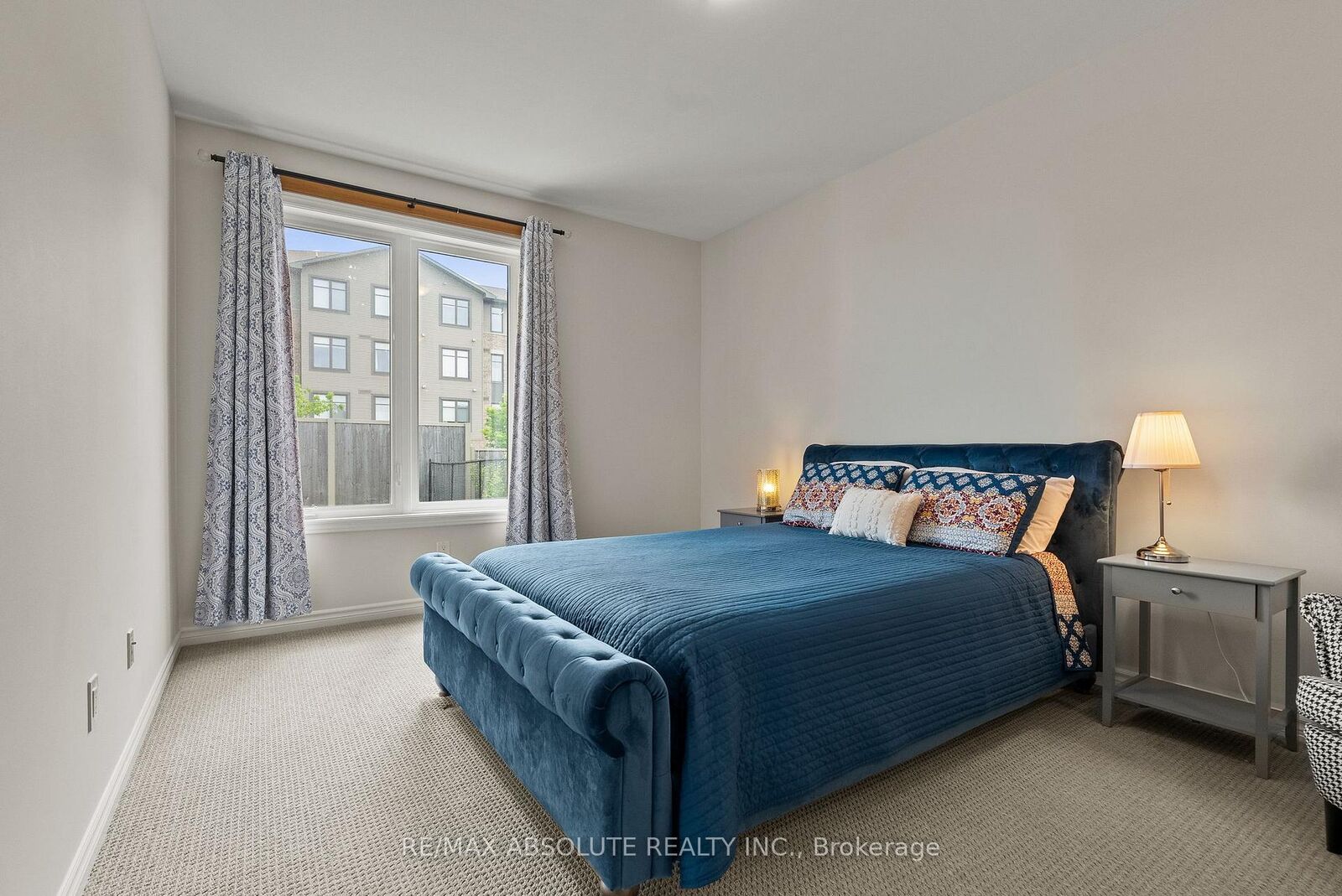 Property Photo: 231 Shinny Avenue ON K2B 0V9