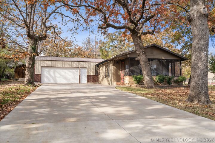 Property Photo: 95918 Sky Ridge Drive OK 74435