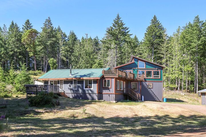 Property Photo: 8400 Owl Cres BC V0R 1T0