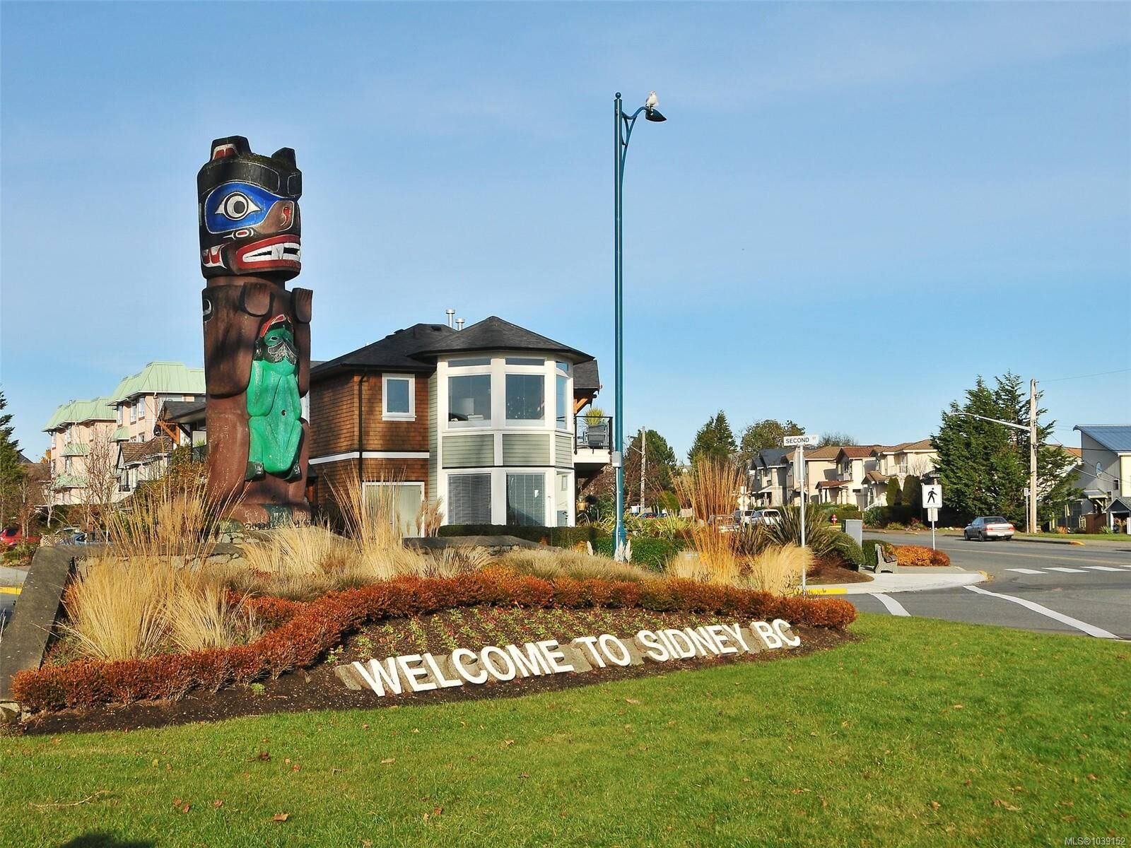 Property Photo:  2461 Sidney Ave #201  BC V8L 1Y8 